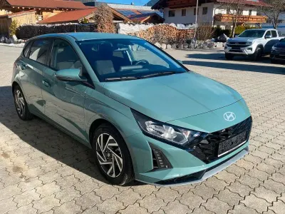 Neu Hyundai i20 90 PS (66 kW) 2026 Grün Kleinwagen