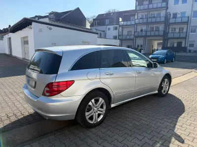 Gebraucht Mercedes R320 224 PS (164 kW) 2006 Silber Van / Kleinbus