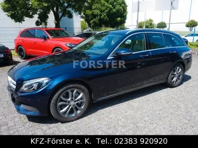 Gebraucht Mercedes C250 204 PS (150 kW) 2016 Blau Kombi
