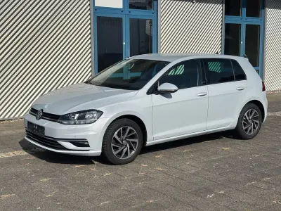 Gebraucht VW Golf VII Sound 125 PS (91 kW) 2017 Weiß Limousine