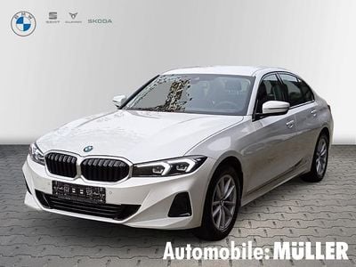 Weiss Gebraucht 2024 BMW 318 Shadowline Limousine | 35.980 € (Fairer Preis)