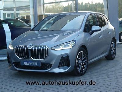Grau Gebraucht 2024 BMW 220 Active Tourer Performance Van / Kleinbus | 34.250 € (Etwas zu teuer)
