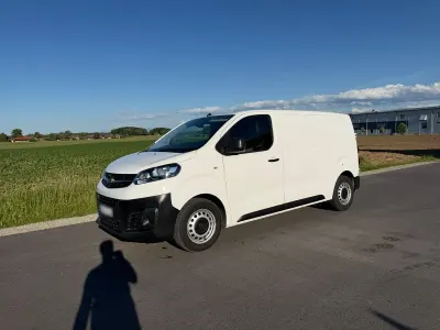 Gebraucht Opel Vivaro-e Combi 120 PS (88 kW) 2020 Weiß Van / Kleinbus