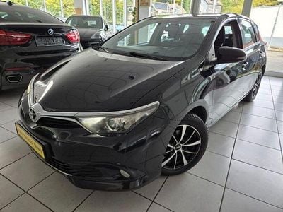 Second-hand Toyota Auris Comfort 116 CP (85 kW) 2016 Negru Berlinǎ