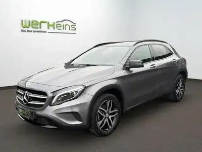 Gebraucht Mercedes GLA200 Night 136 PS (100 kW) 2016 Grau SUV