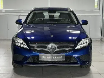 Gebraucht Mercedes C300 Avantgarde 245 PS (180 kW) 2019 Grau Limousine