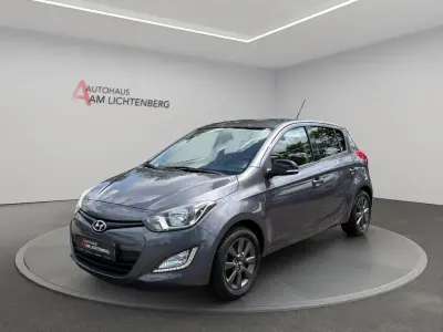 Gebraucht Hyundai i20 Classic 86 PS (63 kW) 2014 Grau Kleinwagen
