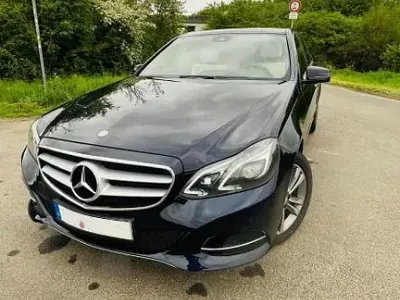 Usata Mercedes E250 Avantgarde 277 CV (203 kW) 2015 Blu Station wagon
