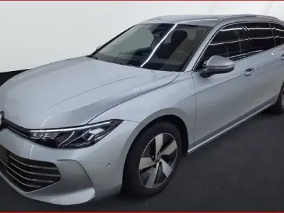 Gebraucht VW Passat Business 150 PS (110 kW) 2025 Oyster silver metallic Kombi