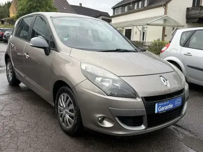 Gebraucht Renault Scénic Expression 110 PS (80 kW) 2011 Stone Van / Kleinbus