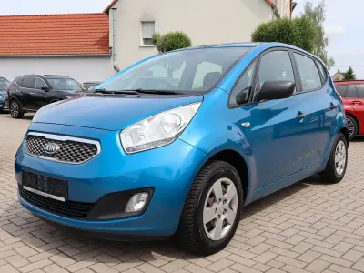 Używany Kia Venga Vision 90 KM (66 kW) 2010 Niebieski Hatchback