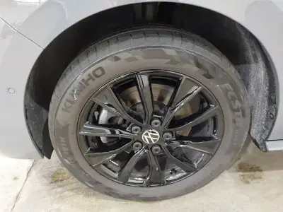 Gebraucht VW Multivan Edition 150 PS (110 kW) 2024 Pure grey Van / Kleinbus