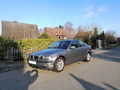 Silbergrau Gebraucht 2004 BMW 325 Sport Line Limousine | 8.990 € (Etwas zu teuer)