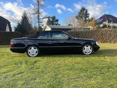 Gebraucht Mercedes E320 220 PS (161 kW) 1995 Schwarz Cabrio