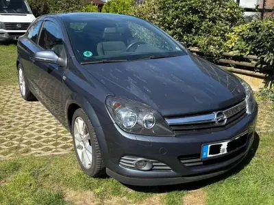 Second-hand Opel Astra GTC Sport 105 CP (77 kW) 2004 Berlinǎ