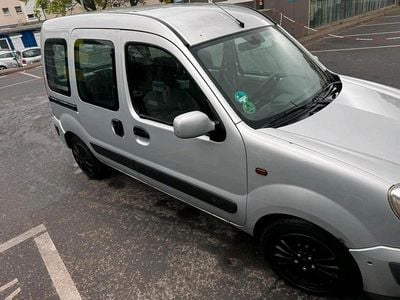 Usata Renault Kangoo 65 CV (47 kW) 2005 Argento Monovolume
