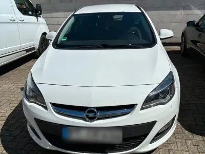 Gebraucht Opel Astra S 110 PS (80 kW) 2014 Weiß Kombi