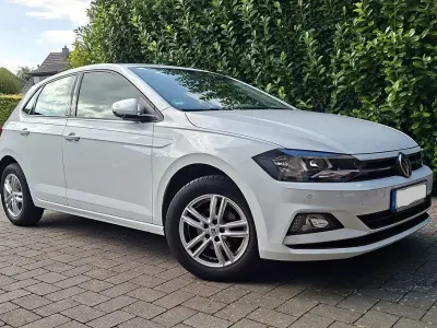 Gebraucht VW Polo Comfortline 95 PS (69 kW) 2019 Weiß Kleinwagen