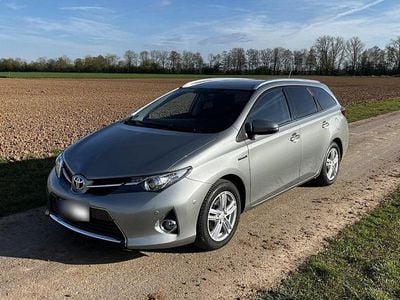Usata Toyota Auris Hybrid 136 CV (100 kW) 2014 Argento Station wagon