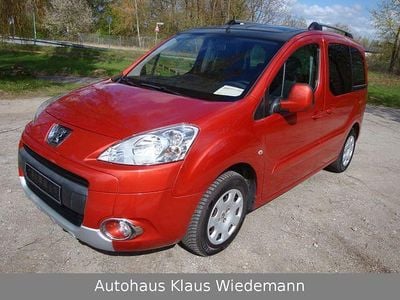 Gebraucht Peugeot Partner Tepee Tendance 109 PS (80 kW) 2009 Rot Van / Kleinbus