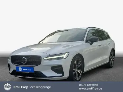 Gebraucht Volvo V60 145 PS (106 kW) 2025 Kombi