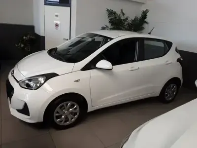 Gebraucht Hyundai i10 67 PS (49 kW) 2019 Weiß Kleinwagen