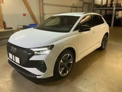 Gebraucht Audi Q4 e-tron Advanced 125 kW (170 PS) 2022 Gletscherweiß metallic SUV