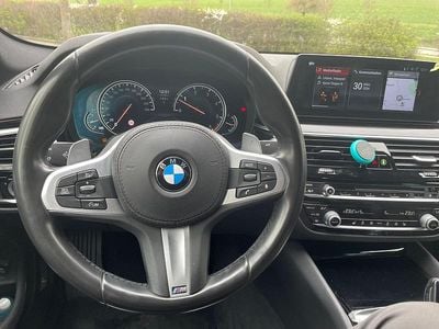 Grau Gebraucht 2017 BMW 530 M Sport Limousine | 28.500 € (Fairer Preis)
