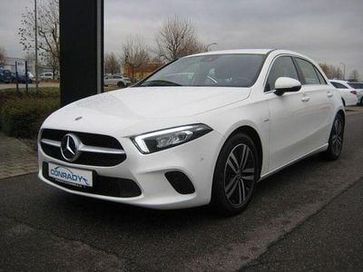 Gebraucht Mercedes A180 Progressive 136 PS (100 kW) 2022 Weiß Limousine