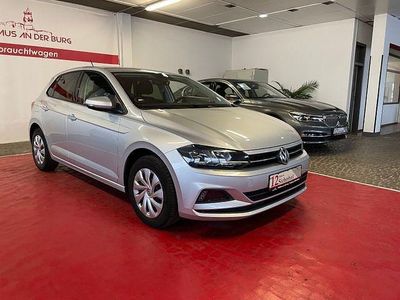 Silber Gebraucht 2018 VW Polo Comfortline Limousine | 14.790 € (Etwas zu teuer)