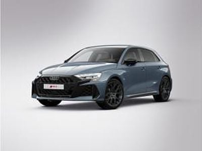 Neu Audi RS3 Ambiente 400 PS (294 kW) 2025 Grau (kemoragrau metallic) Limousine
