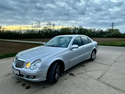 Gebraucht Mercedes E220 Classic 170 PS (125 kW) 2006 Silber Limousine
