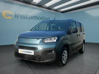 Neu Fiat Doblò 131 PS (96 kW) 2026 Blau Van / Kleinbus