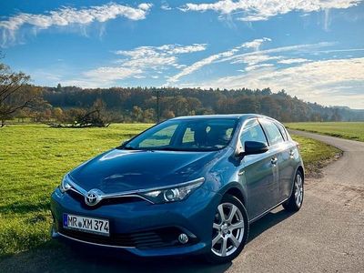Toyota Auris Hybrid