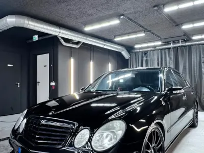 Gebraucht Mercedes E500 306 PS (225 kW) 2003 Schwarz Limousine