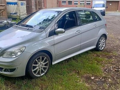 Mercedes B200
