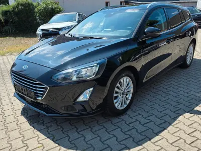 Gebraucht Ford Focus Titanium 150 PS (110 kW) 2020 Schwarz Kombi