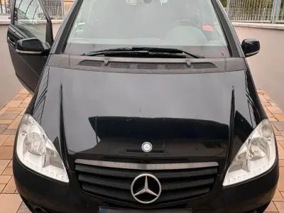 Gebraucht Mercedes A180 116 PS (85 kW) 2011 Schwarz Kleinwagen