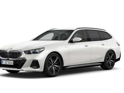 Gebraucht BMW 520 M Sport 208 PS (152 kW) 2025 Mineralweiss Kombi