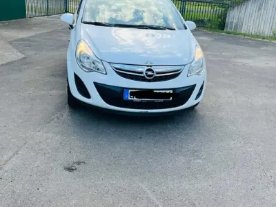 Gebraucht Opel Corsa 69 PS (50 kW) 2012 Weiß Kleinwagen