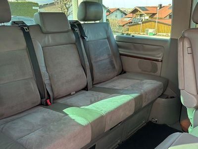Gebraucht VW Multivan 174 PS (127 kW) 2004 Grau Van / Kleinbus