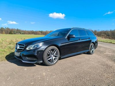 Gebraucht Mercedes E220 AMG 170 PS (125 kW) 2014 Schwarz Kombi