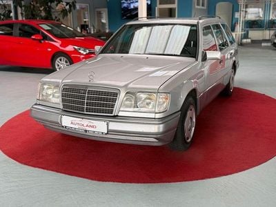 Gebraucht Mercedes E250 113 PS (83 kW) 1994 Silber Kombi