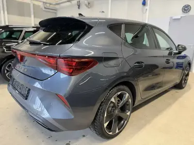 Używany Cupra Leon 150 KM (110 kW) 2025 Szary Sedan/Limuzyna