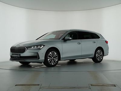 Gebraucht Skoda Superb Selection 193 PS (141 kW) 2024 Pebble silber metallic Limousine