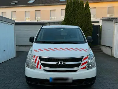 Gebraucht Hyundai H-1 170 PS (125 kW) 2012 Weiß Van / Kleinbus