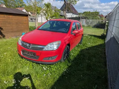 Gebraucht Opel Astra 116 PS (85 kW) 2008 Rot Limousine