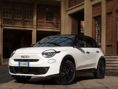 Neu Fiat 600 Icon 101 PS (74 kW) 2026 Weiß SUV