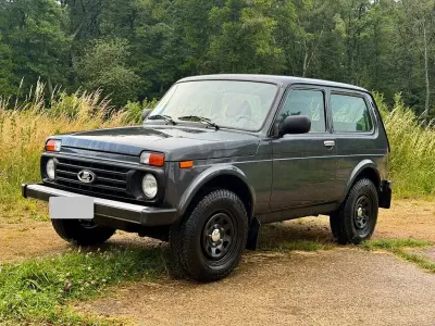 Gebraucht Lada Urban 83 PS (61 kW) 2017 Grau SUV