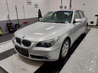 Gebraucht BMW 520 170 PS (125 kW) 2004 Grau Limousine